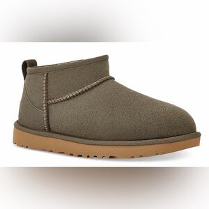 NIB UGG® 1116109 Women's Classic Ultra Mini Shearling Booties